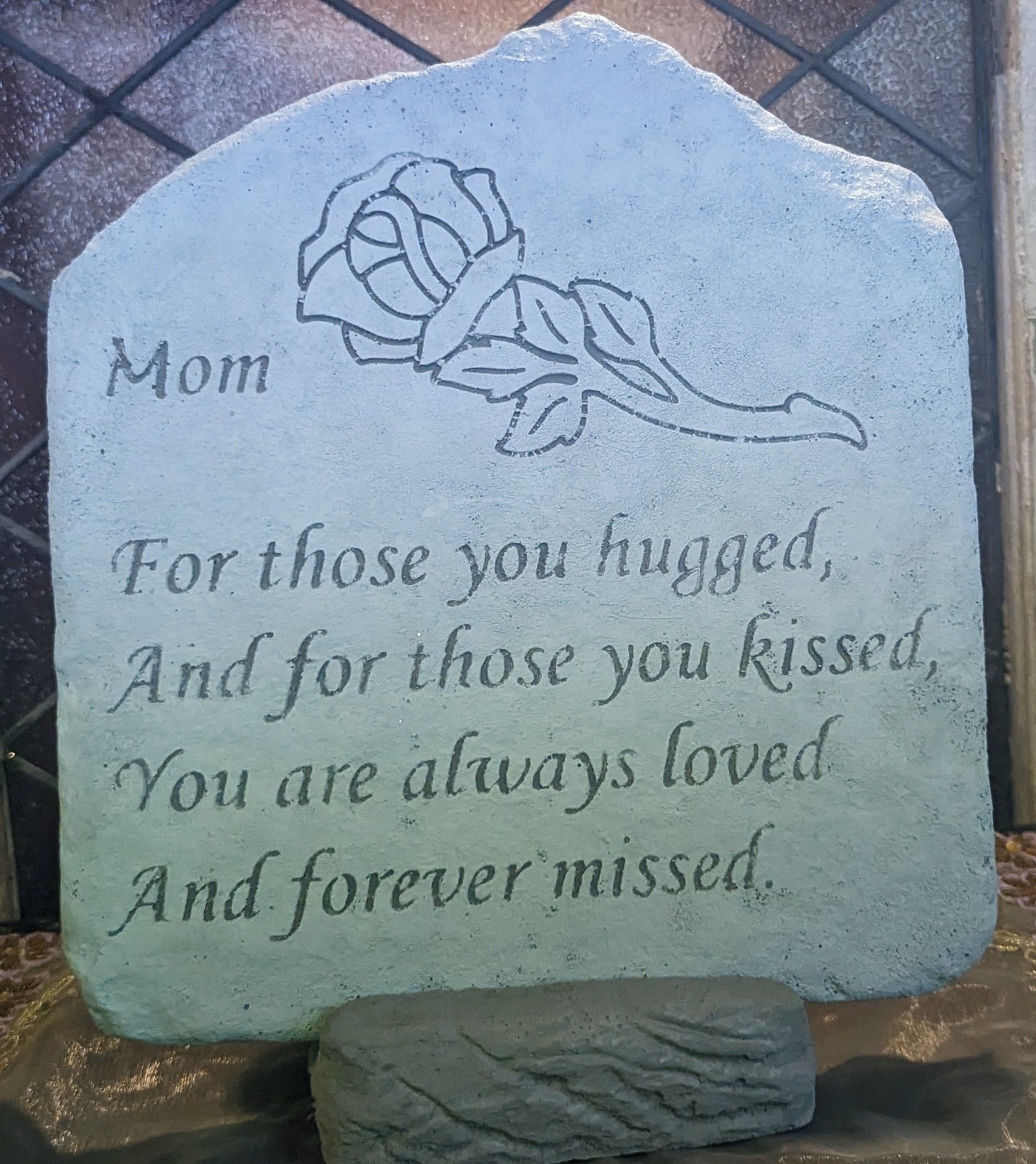 MOM  MEMORIAL GARDEN STONE