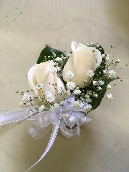 WHITE MINI SWEET HEART CORSAGE WITH BABY BREATH